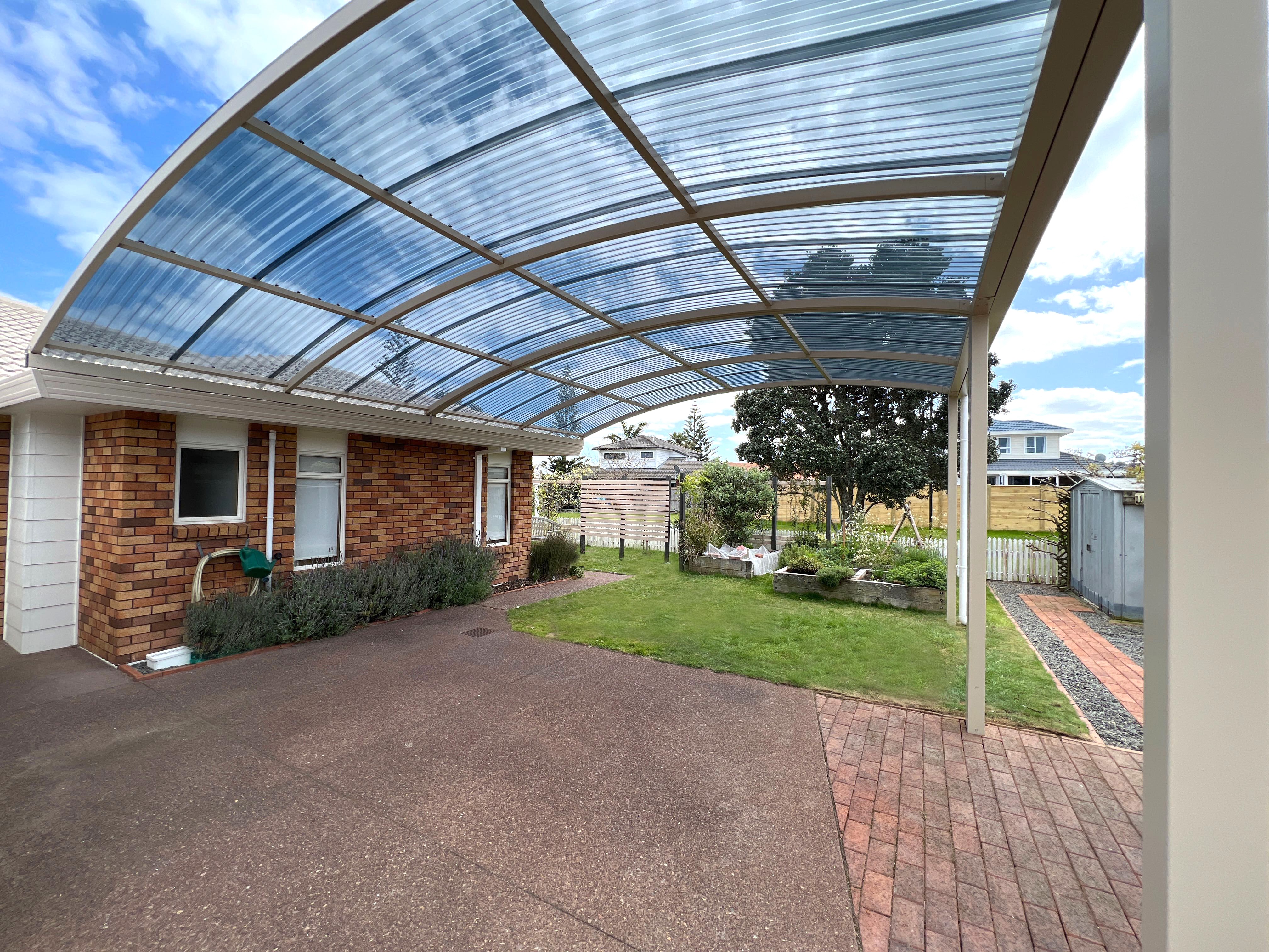 Halo® pergola